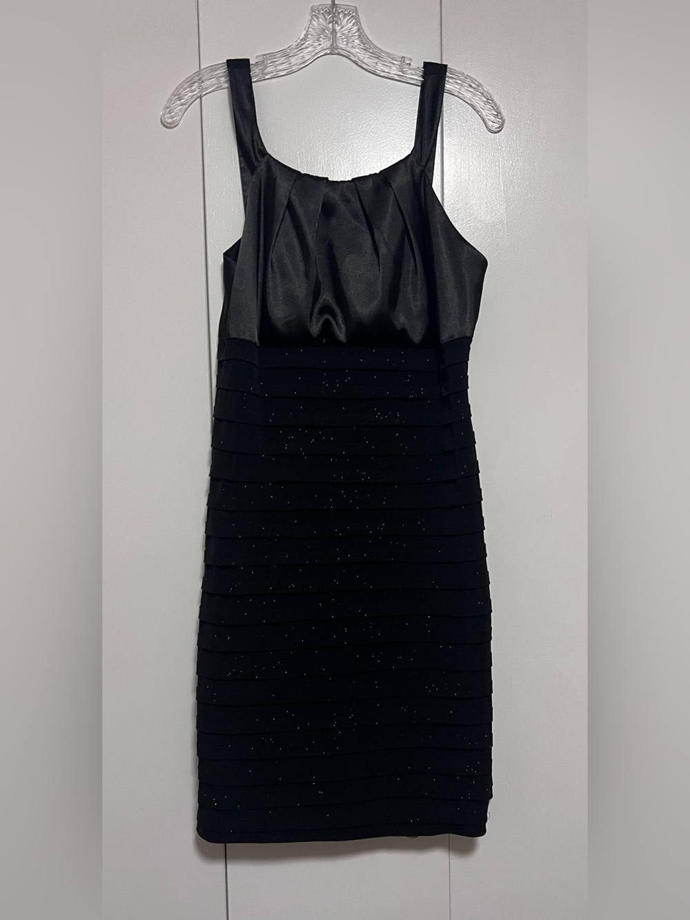 R&M Richards Size 10 Black Dress Bodice Tiered Ruffles Sleeveless Cocktail Party